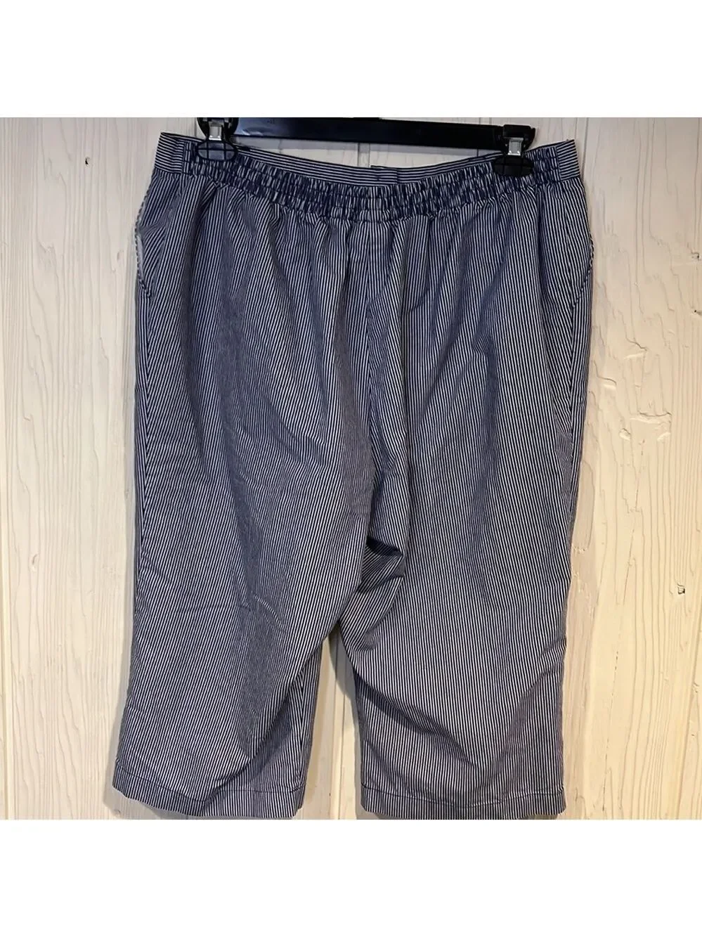 Alfred Dunner Pin Stripe Capris Size 18